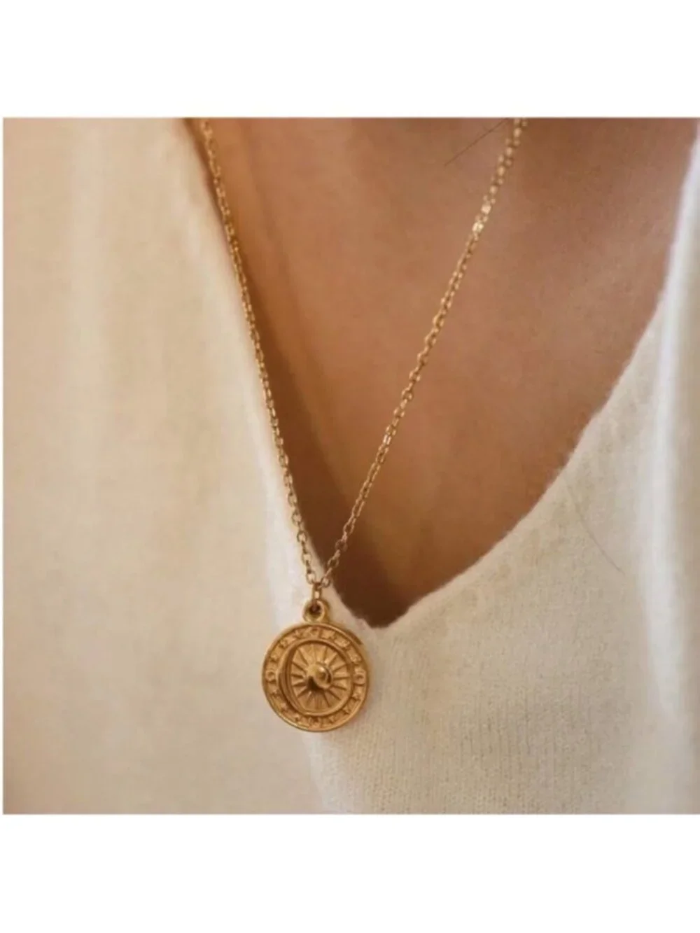 New! Gold Sun and Moon Pendant Necklace (1007) NWOT